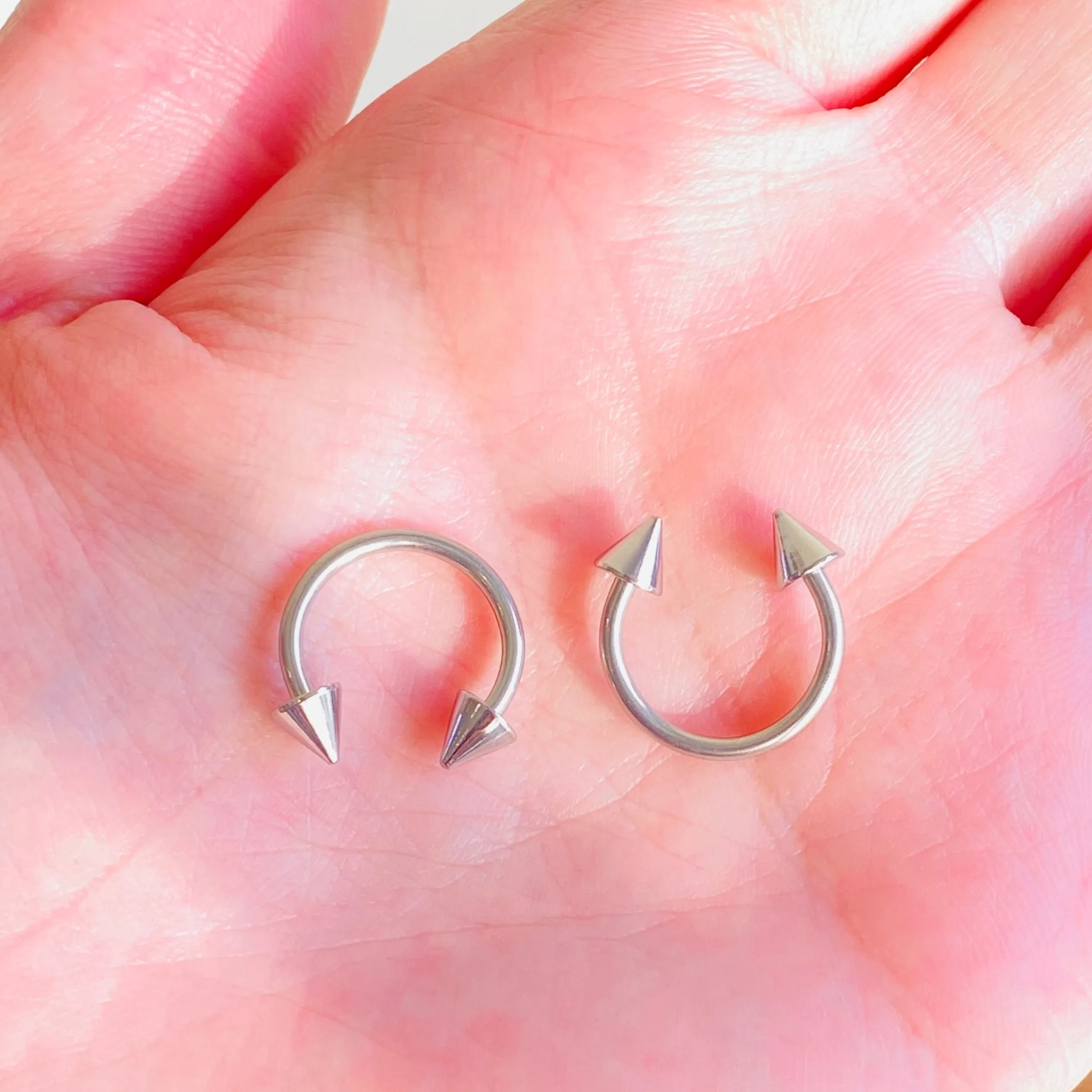 14G Steel Spike Horseshoe