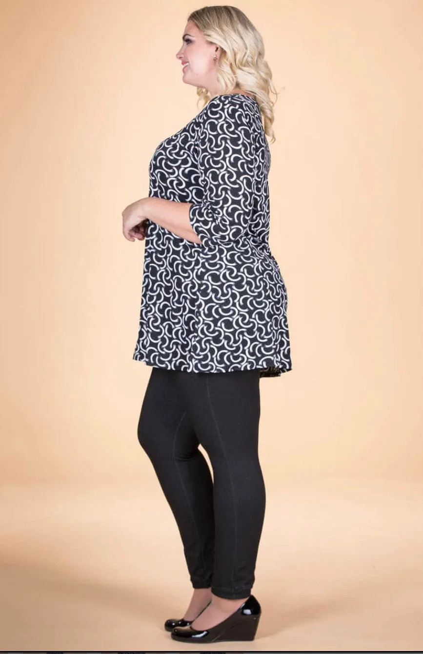 3/4 Sleeve Black & White Half Circle Tunic