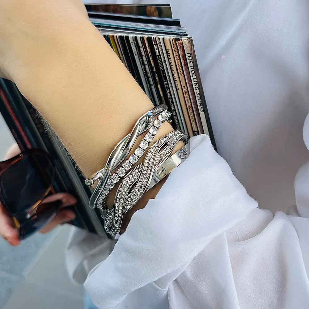 A  Round Tennis Bracelet