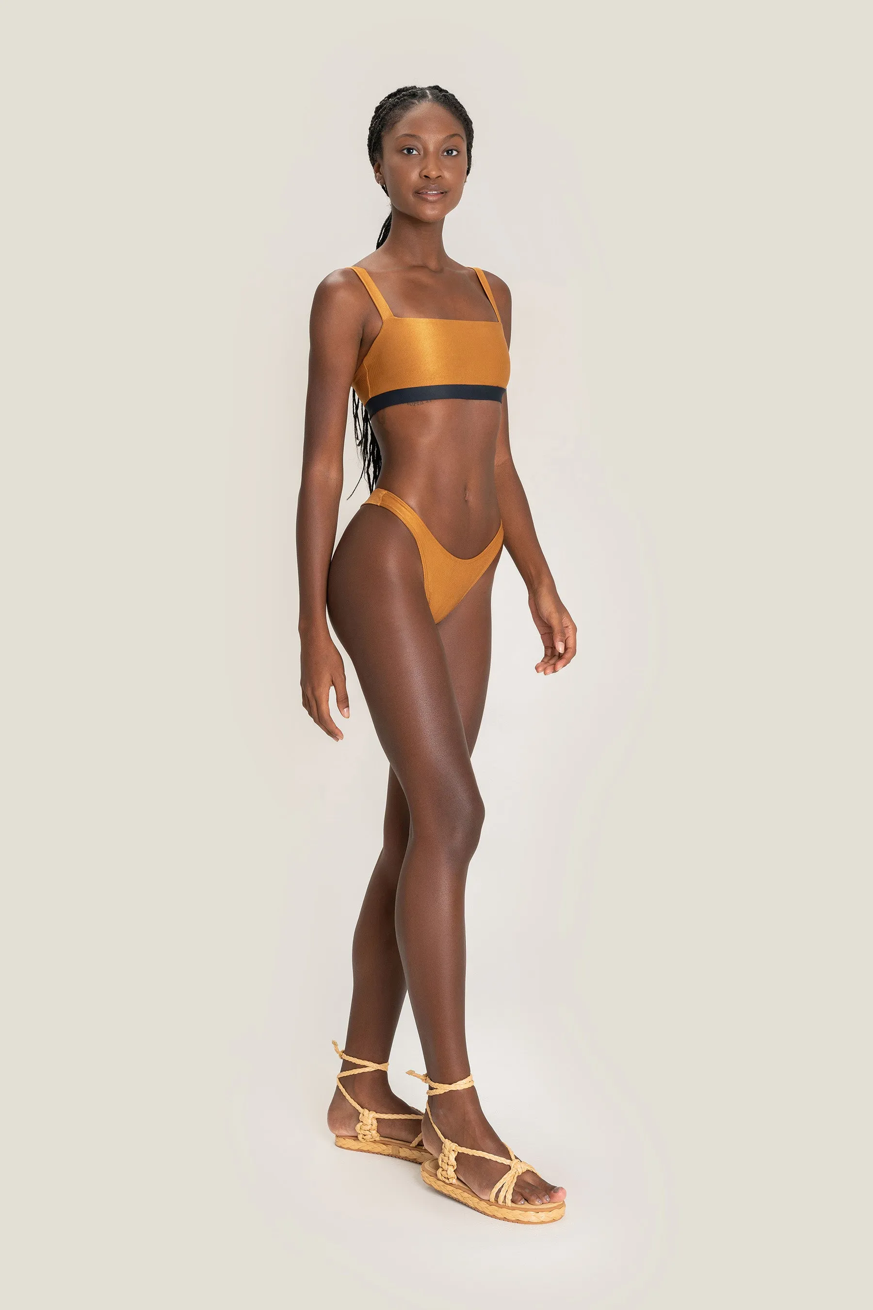 Allure® Asa Delta Bottom