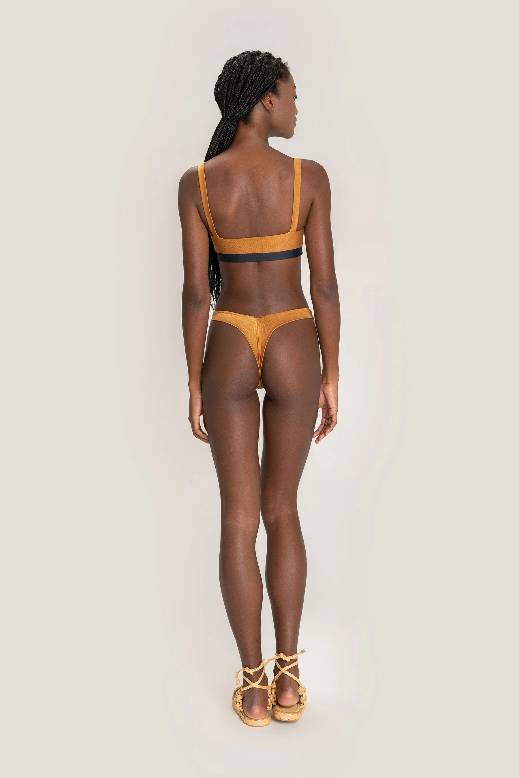 Allure® Asa Delta Bottom