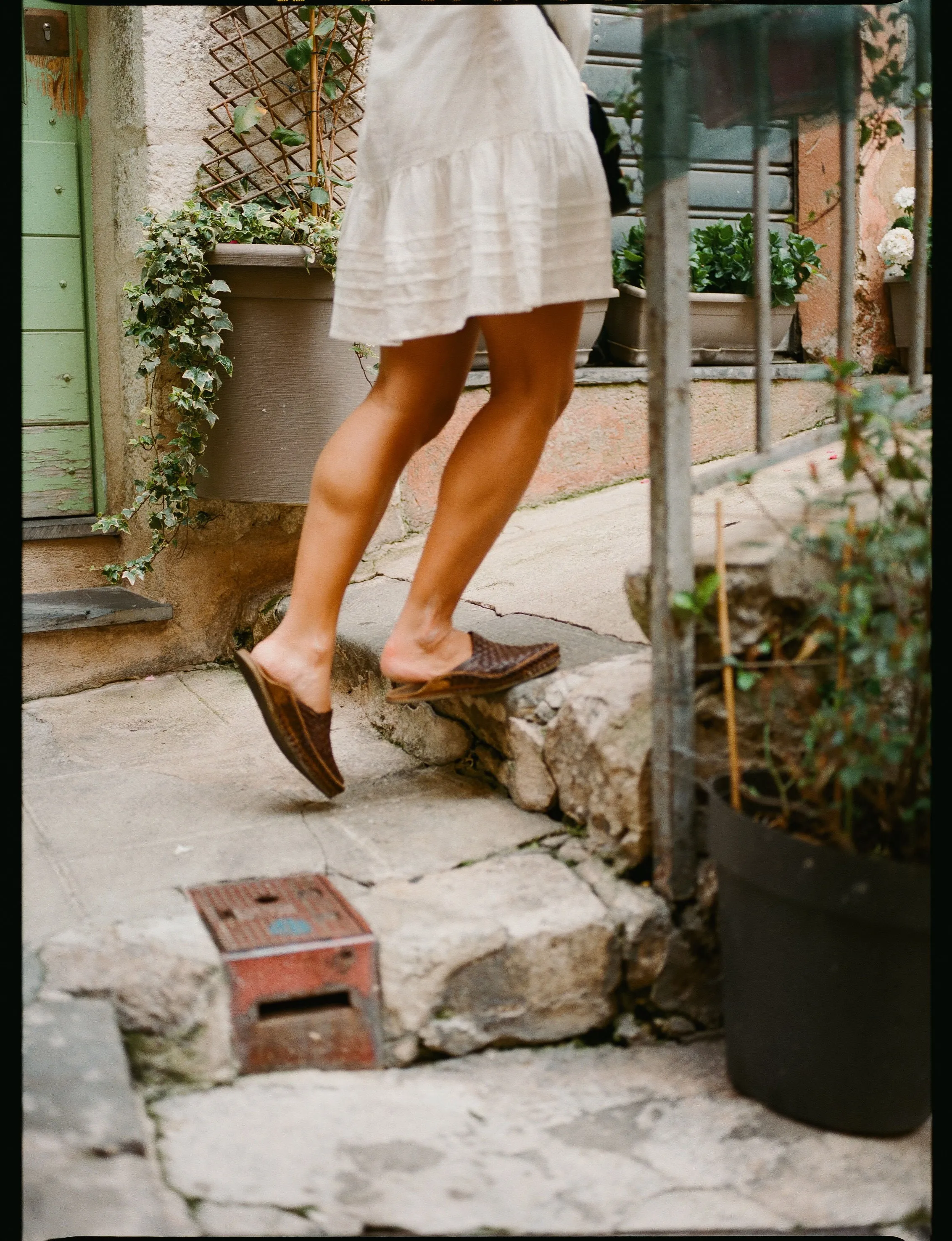 Seconds: Women's Woven Slide in Walnut